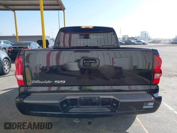 2006 Chevrolet Silverado SS with VIN 2GCEC19N961345767, listed as a IAAI auction lot 41634329 with 188,737 mi miles and . Bid and sale history available at DreamBid. Image 17.