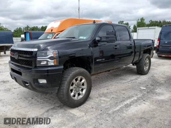 2011 Chevrolet Silverado 2500HD LT с VIN 1GC1KXC88BF200861, выставлен на аукционе Copart как лот 63380455 с пробегом 182 938 миль миль и Списание • Salvage title. История ставок и продаж доступна на DreamBid. Изображение 1.