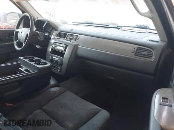 2009 Chevrolet Tahoe Commercial with VIN 1GNFK13039R178975, listed as a IAAI auction lot 42692793 with 107,544 mi miles and . Bid and sale history available at DreamBid. Image 5.