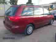 2008 Toyota Sienna LE z VIN 5TDZK23C38S108897, wystawiony jako IAAI lot #43468290 z przebiegiem 292 849 mil mil oraz . Historia ofert i sprzedaży dostępna na DreamBid. Obrazek 4.