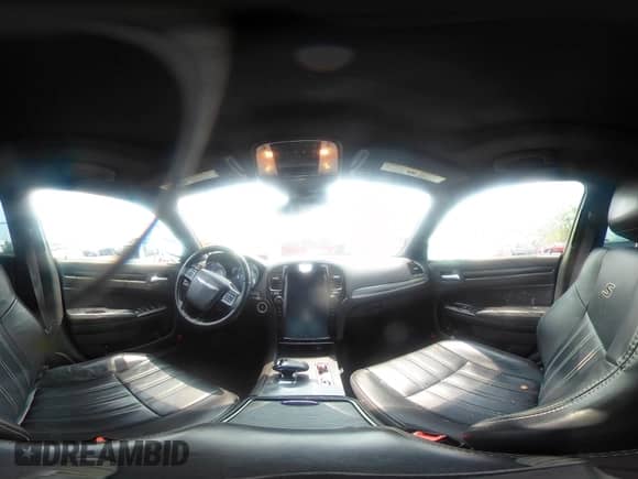 2014 Chrysler 300 S с VIN 2C3CCABG0EH286444, выставлен на аукционе IAAI как лот 42482926 с пробегом 126 092 миль миль и . История ставок и продаж доступна на DreamBid. Изображение 17.