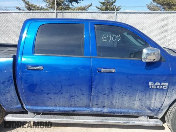 2016 Ram 1500 Outdoorsman z VIN 1C6RR7LGXGS421888, wystawiony jako IAAI lot #41776909 z przebiegiem 90 451 mil mil oraz . Historia ofert i sprzedaży dostępna na DreamBid. Obrazek 13.