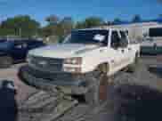 2005 Chevrolet Silverado 2500HD LS с VIN 1GCHC23275F968815, выставлен на аукционе IAAI как лот 43234954 с пробегом 305 421 миль миль и . История ставок и продаж доступна на DreamBid. Изображение 6.