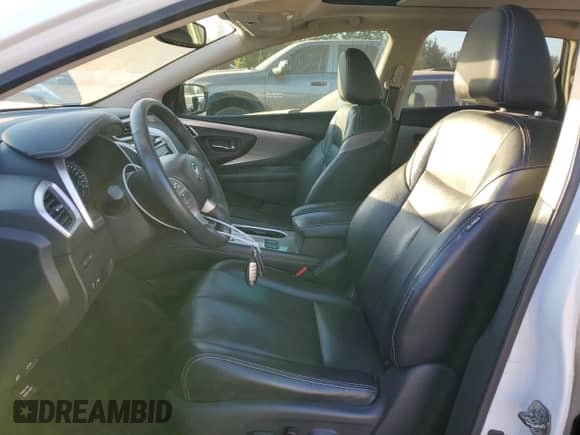 2018 Nissan Murano SV z VIN 5N1AZ2MH7JN174654, wystawiony jako Copart lot #84575475 z przebiegiem 149 598 mil mil oraz Czysty tytuł • Clean title. Historia ofert i sprzedaży dostępna na DreamBid. Obrazek 7.