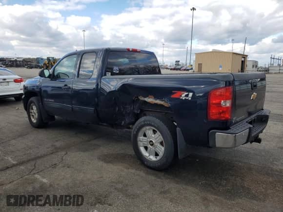 2011 Chevrolet Silverado 1500 LT z VIN 1GCRKSE3XBZ246777, wystawiony jako Copart lot #90797295 z przebiegiem 89 478 mil mil oraz Czysty tytuł • Clean title. Historia ofert i sprzedaży dostępna na DreamBid. Obrazek 2.