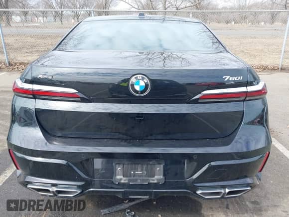 2024 BMW 7 Series 760i xDrive with VIN WBA33EJ07RCR15937, listed as a IAAI auction lot 41642361 with 19,368 mi miles and . Bid and sale history available at DreamBid. Image 16.