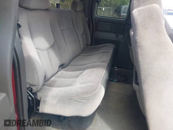 2005 GMC Sierra 1500 SLE с VIN 2GTEC19V451236860, выставлен на аукционе IAAI как лот 43046560 с пробегом 218 285 миль миль и . История ставок и продаж доступна на DreamBid. Изображение 8.