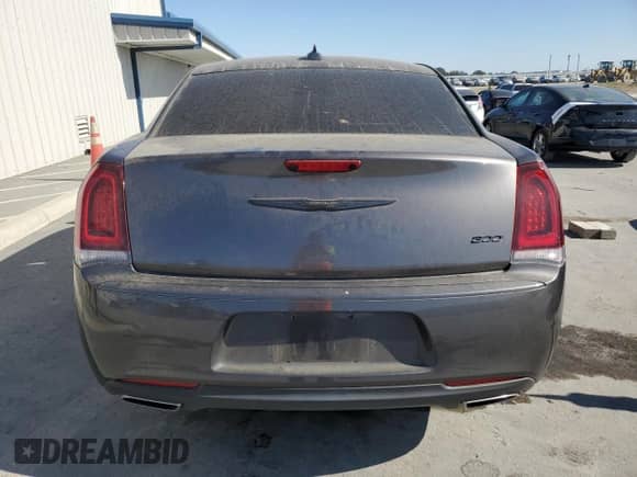 2022 Chrysler 300 Touring z VIN 2C3CCAAG6NH184552, wystawiony jako Copart lot #68896005 z przebiegiem 13 032 mil mil oraz Szkoda całkowita • Salvage title. Historia ofert i sprzedaży dostępna na DreamBid. Obrazek 6.