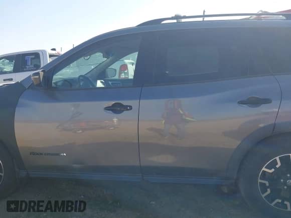 2019 Nissan Pathfinder SV with VIN 5N1DR2MN3KC653380, listed as a IAAI auction lot 43163496 with 104,041 mi miles and . Bid and sale history available at DreamBid. Image 14.