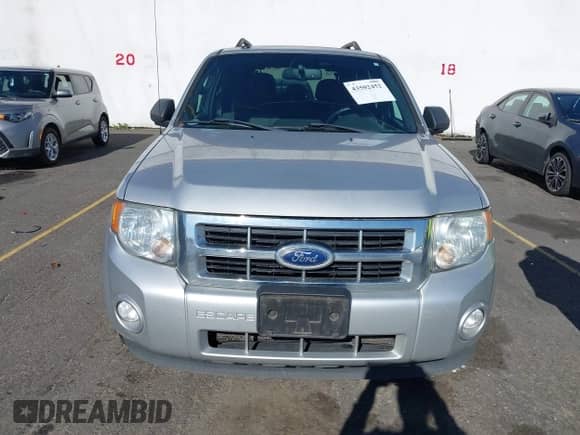 2011 Ford Escape XLT с VIN 1FMCU9D70BKB25872, выставлен на аукционе IAAI как лот 43502452 с пробегом 147 391 миль миль и . История ставок и продаж доступна на DreamBid. Изображение 6.