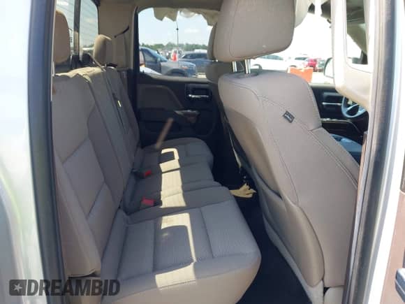 2015 Chevrolet Silverado 1500 LT z VIN 1GCVKREH9FZ230255, wystawiony jako IAAI lot #42810946 z przebiegiem 131 323 mil mil oraz . Historia ofert i sprzedaży dostępna na DreamBid. Obrazek 8.