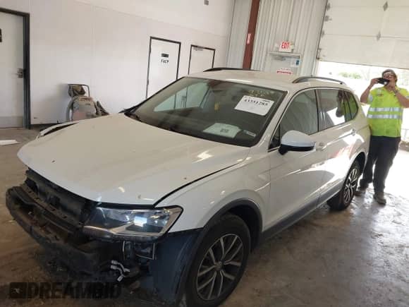 2020 Volkswagen Tiguan SE с VIN 3VV2B7AX6LM057250, выставлен на аукционе IAAI как лот 43351285 с пробегом 107 810 миль миль и . История ставок и продаж доступна на DreamBid. Изображение 2.