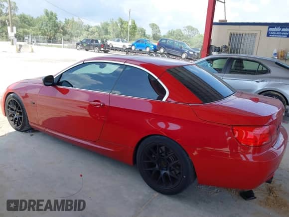 2012 BMW 3 Series 335is с VIN WBADX1C52CE570712, выставлен на аукционе IAAI как лот 42350236 с пробегом 113 910 миль миль и . История ставок и продаж доступна на DreamBid. Изображение 15.