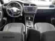 2019 Volkswagen Tiguan S с VIN 3VV0B7AX8KM166069, выставлен на аукционе Copart как лот 70216185 с пробегом 90 250 миль миль и Списание • Salvage title. История ставок и продаж доступна на DreamBid. Изображение 8.