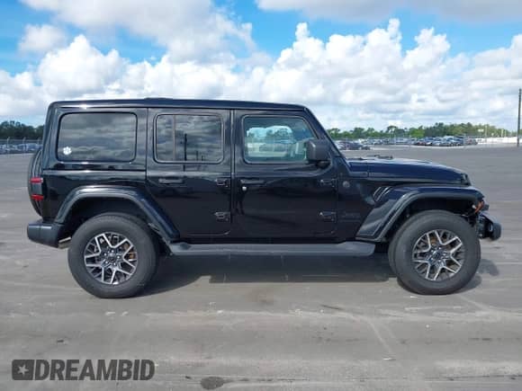 2025 Jeep Wrangler Sahara с VIN 1C4PJXEN7SW518700, выставлен на аукционе IAAI как лот 43325248 с пробегом 11 580 миль миль и . История ставок и продаж доступна на DreamBid. Изображение 13.