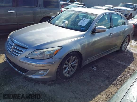 2013 Hyundai Genesis 3.8L с VIN KMHGC4DD6DU243333, выставлен на аукционе IAAI как лот 43281540 с пробегом 40 879 миль миль и . История ставок и продаж доступна на DreamBid. Изображение 21.