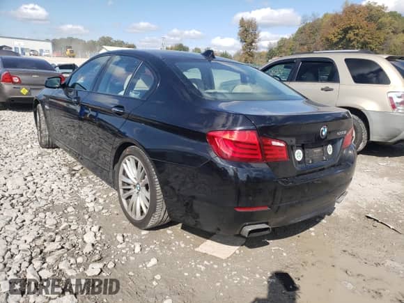 2011 BMW 5 Series 550i xDrive z VIN WBAFU9C50BC785046, wystawiony jako Copart lot #63568111 z przebiegiem 181 610 mil mil oraz Szkoda całkowita • Salvage title. Historia ofert i sprzedaży dostępna na DreamBid. Obrazek 3.