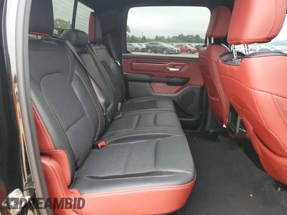 2024 Ram 1500 Rebel z VIN 1C6SRFLT1RN163139, wystawiony jako Copart lot #60737595 z przebiegiem 38 633 mil mil oraz Szkoda całkowita • Salvage title. Historia ofert i sprzedaży dostępna na DreamBid. Obrazek 10.