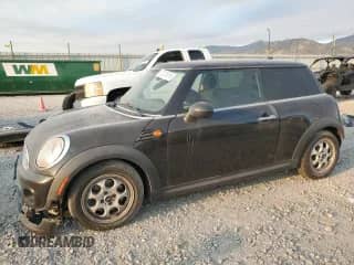 2013 MINI Hardtop с VIN WMWSU3C55DT681778, выставлен на аукционе Copart как лот 65233815 с пробегом 158 106 миль миль и Списание • Salvage title. История ставок и продаж доступна на DreamBid. Изображение 1.