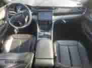 2025 Jeep Grand Cherokee Limited с VIN 1C4RJKBG8S8637720, выставлен на аукционе Copart как лот 65698225 с пробегом 18 475 миль миль и Списание • Salvage title. История ставок и продаж доступна на DreamBid. Изображение 8.