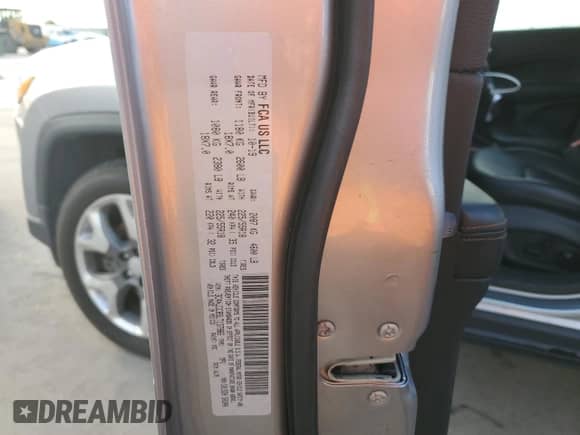 2020 Jeep Compass Limited z VIN 3C4NJDCB5LT137966, wystawiony jako Copart lot #84068285 z przebiegiem 58 183 mil mil oraz Szkoda całkowita • Salvage title. Historia ofert i sprzedaży dostępna na DreamBid. Obrazek 13.