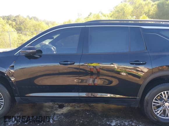 2025 Chevrolet Traverse FWD LT с VIN 1GNERGRS8SJ175948, выставлен на аукционе IAAI как лот 43214313 с пробегом 13 699 миль миль и . История ставок и продаж доступна на DreamBid. Изображение 15.
