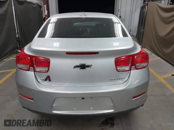 2015 Chevrolet Malibu LT z VIN 1G11C5SL1FU149138, wystawiony jako IAAI lot #43108545 z przebiegiem 127 111 mil mil oraz . Historia ofert i sprzedaży dostępna na DreamBid. Obrazek 16.