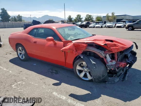 2022 Dodge Challenger SXT z VIN 2C3CDZAG9NH260423, wystawiony jako Copart lot #70717205 z przebiegiem 49 078 mil mil oraz Szkoda całkowita • Salvage title. Historia ofert i sprzedaży dostępna na DreamBid. Obrazek 4.