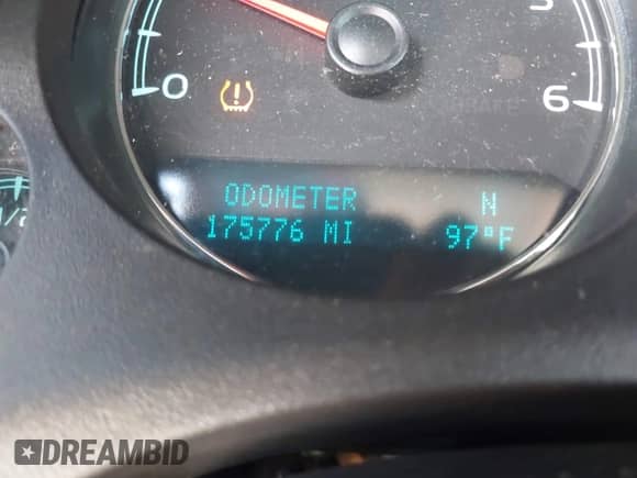 2014 Chevrolet Tahoe LS with VIN 1GNSCAE08ER110786, listed as a IAAI auction lot 42904735 with 175,776 mi miles and . Bid and sale history available at DreamBid. Image 15.