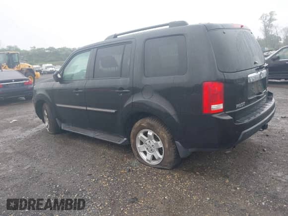 2010 Honda Pilot Touring with VIN 5FNYF4H84AB011640, listed as a IAAI auction lot 43037958 with 155,985 mi miles and . Bid and sale history available at DreamBid. Image 3.