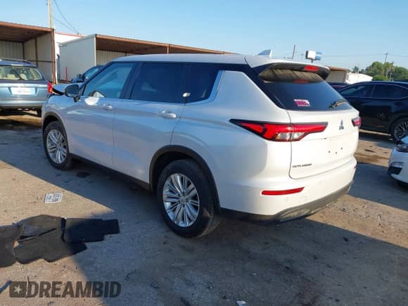 2024 Mitsubishi Outlander ES with VIN JA4J3UA8XRZ060622, listed as a IAAI auction lot 42236110 with 7,164 mi miles and . Bid and sale history available at DreamBid. Image 3.
