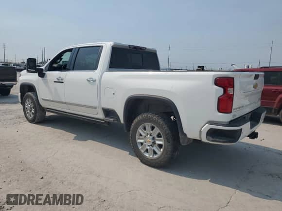2024 Chevrolet Silverado 2500HD High Country с VIN 1GC4YREY6RF271426, выставлен на аукционе Copart как лот 67888595 с пробегом 38 033 миль миль и Списание • Salvage title. История ставок и продаж доступна на DreamBid. Изображение 2.
