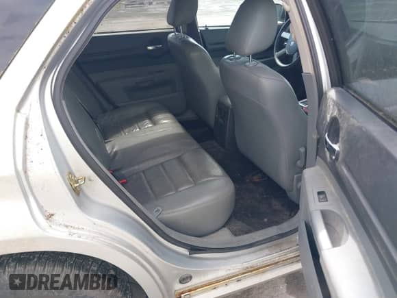 2005 Dodge Magnum SXT with VIN 2D4GZ48V358579406, listed as a IAAI auction lot 42198627 with 264,473 mi miles and . Bid and sale history available at DreamBid. Image 8.