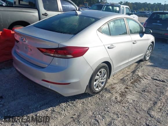 2017 Hyundai Elantra SE with VIN KMHD74LF9HU329901, listed as a IAAI auction lot 43520987 with 119,291 mi miles and . Bid and sale history available at DreamBid. Image 4.