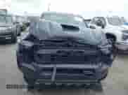 2024 Toyota Tacoma SR5 z VIN 3TMLB5JN2RM051282, wystawiony jako IAAI lot #42370502 z przebiegiem 3 932 mil mil oraz . Historia ofert i sprzedaży dostępna na DreamBid. Obrazek 13.