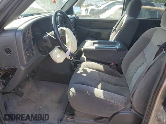 2006 Chevrolet Silverado 1500 LT1 with VIN 2GCEK19V561259455, listed as a Copart auction lot 64430245 with 262,394 mi miles and Salvage title. Bid and sale history available at DreamBid. Image 7.