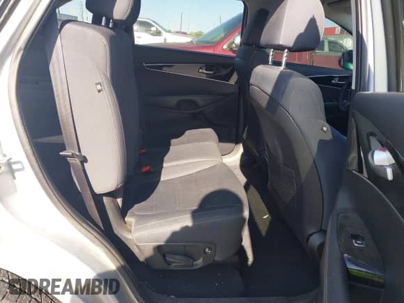 2020 Kia Sorento LX с VIN 5XYPG4A34LG647008, выставлен на аукционе IAAI как лот 41938773 с пробегом 98 917 миль миль и . История ставок и продаж доступна на DreamBid. Изображение 8.