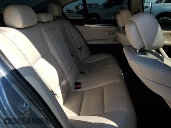 2012 BMW 5 Series 528i с VIN WBAXG5C59CDW24145, выставлен на аукционе Copart как лот 70384985 с пробегом 113 626 миль миль и Списание • Salvage title. История ставок и продаж доступна на DreamBid. Изображение 10.