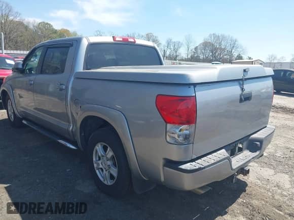 2007 Toyota Tundra Limited z VIN 5TBEV58167S468641, wystawiony jako IAAI lot #41864202 z przebiegiem 234 357 mil mil oraz . Historia ofert i sprzedaży dostępna na DreamBid. Obrazek 3.