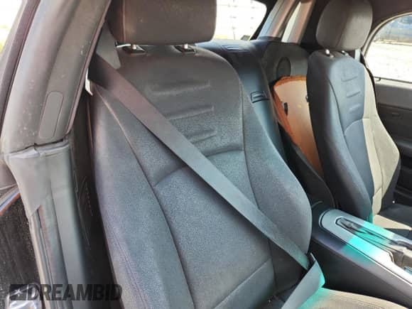 2005 BMW Z4 2.5i z VIN 4USBT33585LS57027, wystawiony jako Copart lot #62879745 z przebiegiem 119 767 mil mil oraz Szkoda całkowita • Salvage title. Historia ofert i sprzedaży dostępna na DreamBid. Obrazek 10.