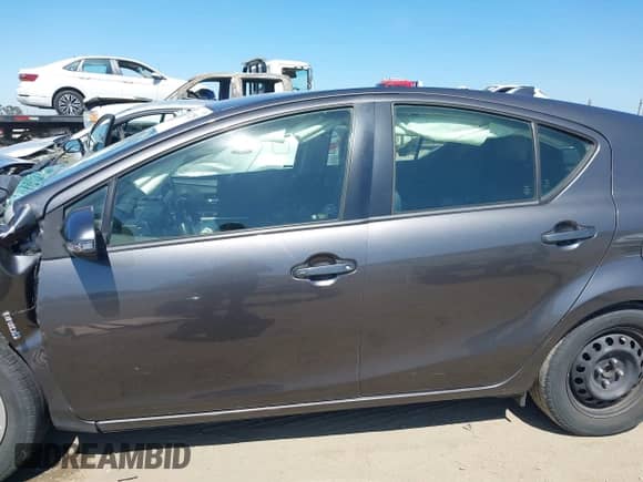 2015 Toyota Prius One z VIN JTDKDTB38F1112411, wystawiony jako IAAI lot #42632251 z przebiegiem 114 157 mil mil oraz . Historia ofert i sprzedaży dostępna na DreamBid. Obrazek 15.