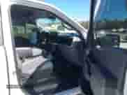 2023 Ford F-150 XL z VIN 1FTEW1EP2PFA06373, wystawiony jako IAAI lot #43377661 z przebiegiem 55 751 mil mil oraz . Historia ofert i sprzedaży dostępna na DreamBid. Obrazek 5.