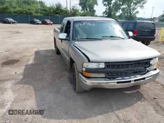 2002 Chevrolet Silverado 1500 LS с VIN 2GCEC19T121299523, выставлен на аукционе IAAI как лот 42681962 с пробегом Не указан миль и . История ставок и продаж доступна на DreamBid. Изображение 1.