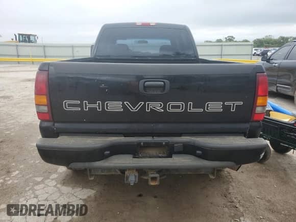 2002 Chevrolet Silverado 2500HD LS с VIN 1GCHK23U62F205135, выставлен на аукционе Copart как лот 71025955 с пробегом 255 159 миль миль и Списание • Salvage title. История ставок и продаж доступна на DreamBid. Изображение 6.