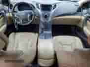 2013 Hyundai Azera z VIN KMHFH4JGXDA199088, wystawiony jako Copart lot #72839964 z przebiegiem 159 245 mil mil oraz Czysty tytuł • Clean title. Historia ofert i sprzedaży dostępna na DreamBid. Obrazek 8.