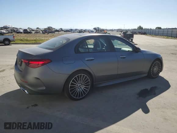 2022 Mercedes-Benz C 300 with VIN W1KAF4GB0NR018718, listed as a Copart auction lot 68028015 with 27,984 mi miles and Salvage title. Bid and sale history available at DreamBid. Image 3.