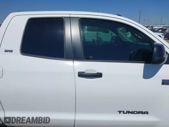 2018 Toyota Tundra SR с VIN 5TFUW5F18JX747478, выставлен на аукционе IAAI как лот 42315962 с пробегом 72 271 миль миль и . История ставок и продаж доступна на DreamBid. Изображение 13.