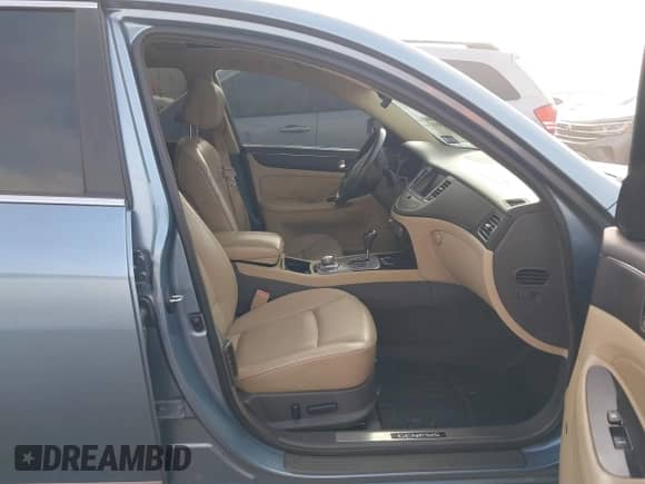 2009 Hyundai Genesis z VIN KMHGC46F09U040315, wystawiony jako IAAI lot #42748053 z przebiegiem 184 640 mil mil oraz . Historia ofert i sprzedaży dostępna na DreamBid. Obrazek 5.