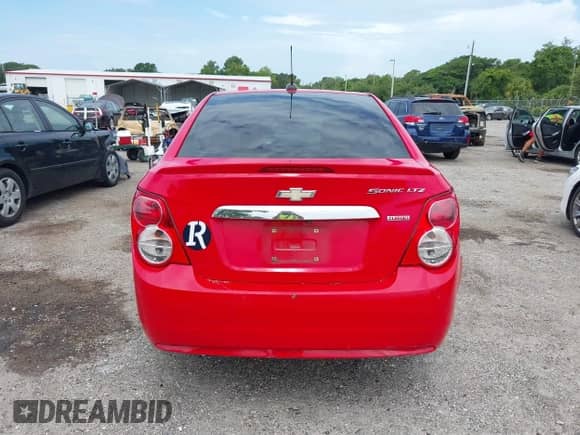 2016 Chevrolet Sonic LTZ с VIN 1G1JE5SB4G4160265, выставлен на аукционе IAAI как лот 42637328 с пробегом 69 016 миль миль и . История ставок и продаж доступна на DreamBid. Изображение 16.