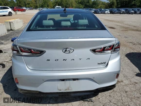 2019 Hyundai Sonata Limited с VIN KMHE34L35KA094282, выставлен на аукционе Copart как лот 71310645 с пробегом 98 241 миль миль и Списание • Salvage title. История ставок и продаж доступна на DreamBid. Изображение 6.